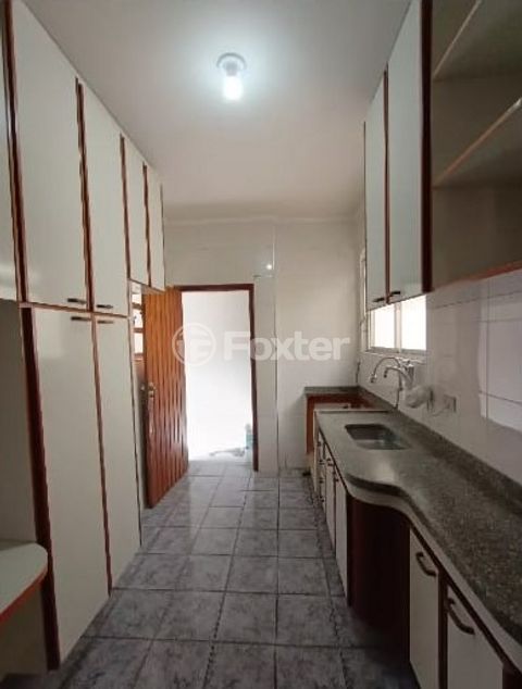 Image 5 - 877882