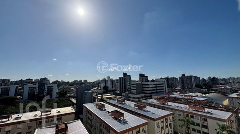 Image 11 - 877884