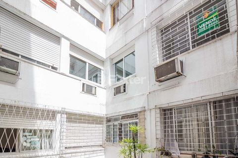 Image 18 - 877889