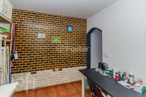 Image 7 - 877896
