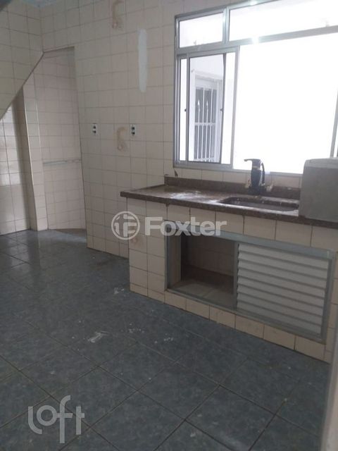 Image 7 - 877896