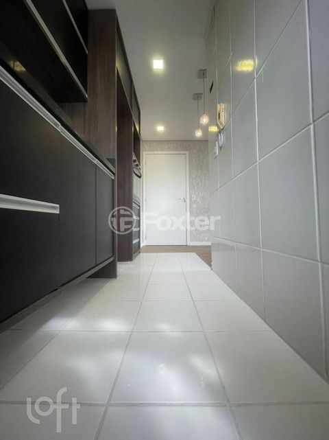 Image 17 - 878034