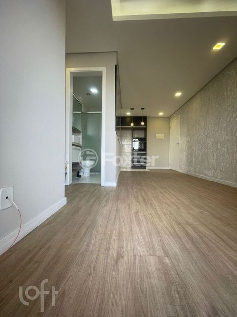 Image 1 - 878034