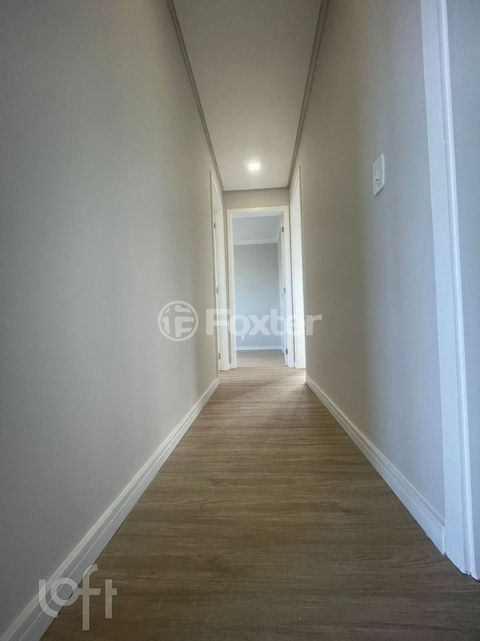 Image 8 - 878034