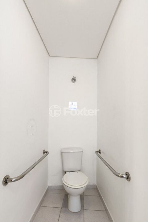 Image 7 - 878040