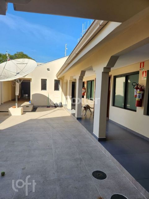 Image 3 - 878043