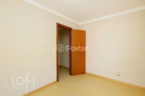 Image 7 - 878045