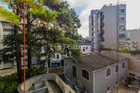 Image 11 - 878046