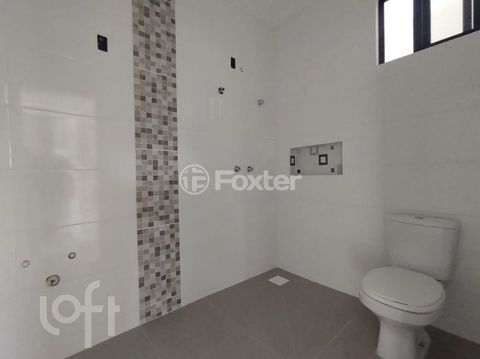 Image 7 - 878050