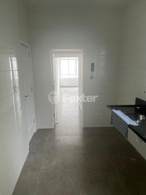 Image 3 - 878052