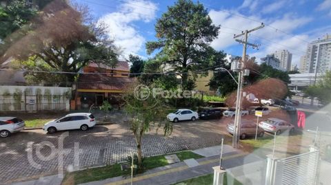 Image 8 - 878053