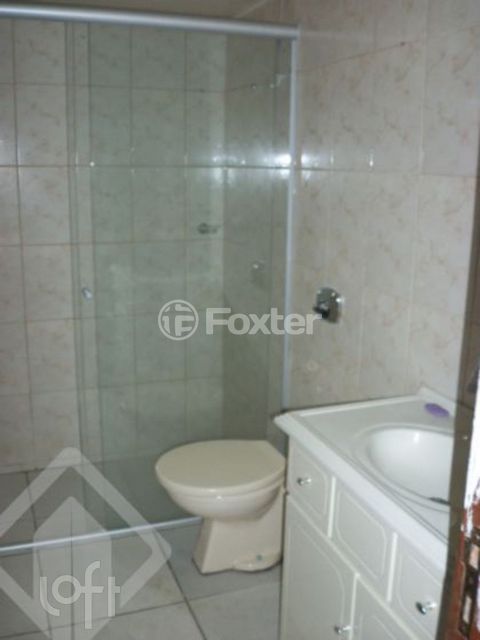 Image 9 - 878061