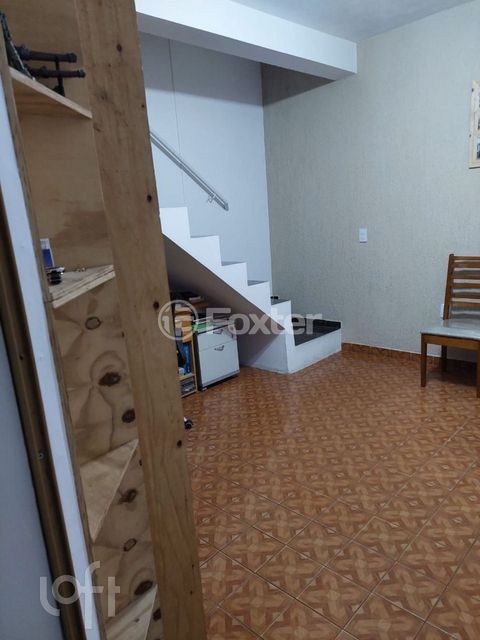 Image 4 - 878066