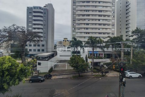 Image 9 - 878073