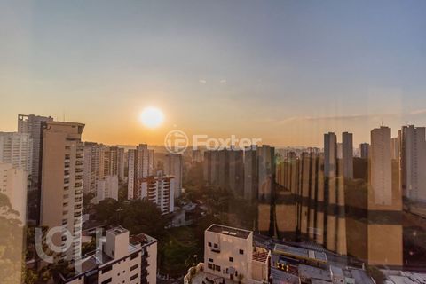Image 8 - 878074