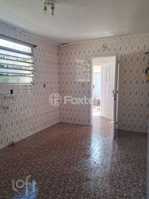 Image 9 - 878110