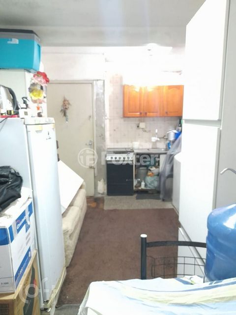 Image 6 - 878119