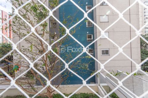 Image 15 - 878121