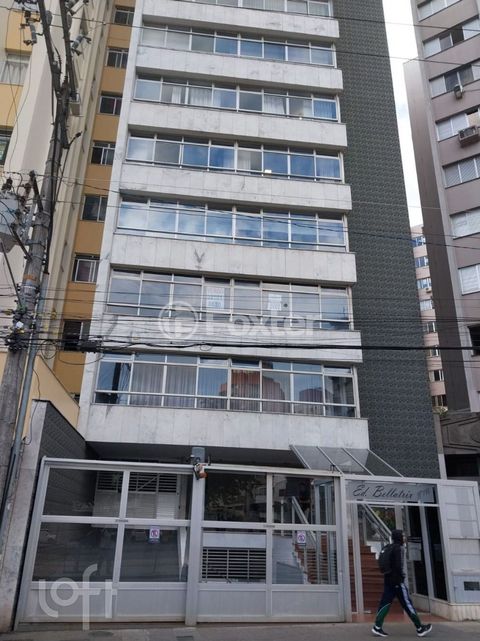 Image 15 - 878122