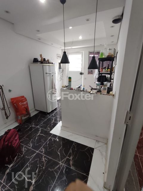 Image 1 - 878124