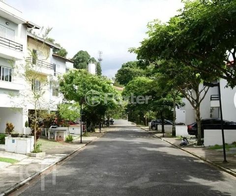 Image 8 - 878128