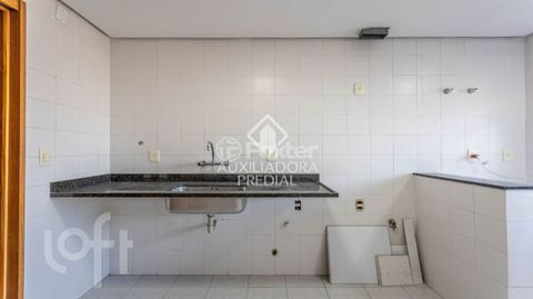 Image 17 - 878142