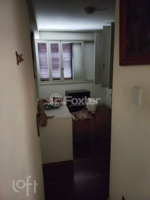 Image 6 - 878143