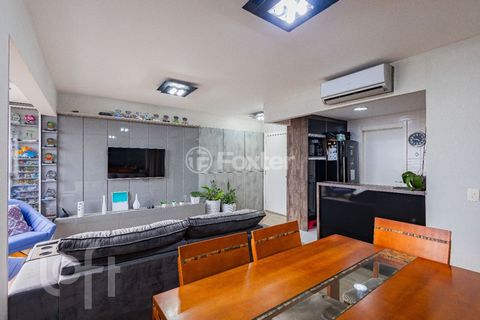 Image 10 - 878155
