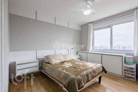 Image 19 - 878155