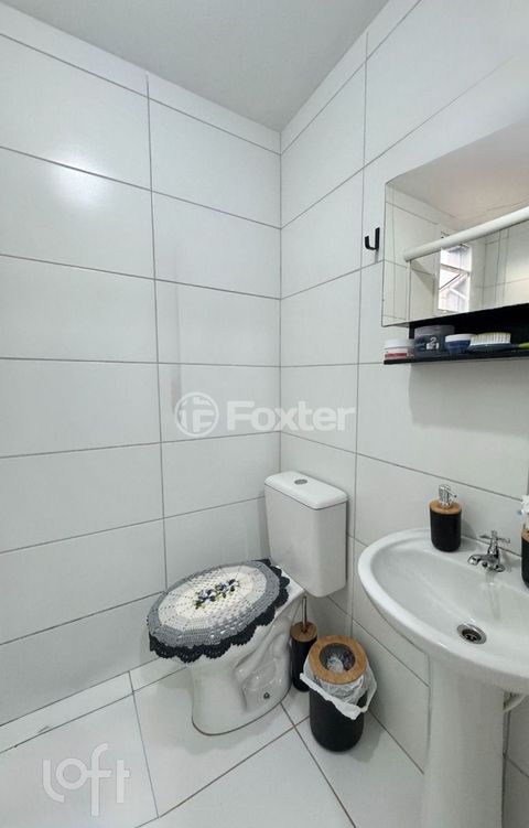 Image 7 - 878156