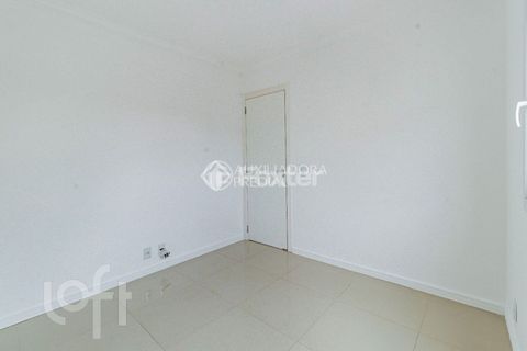 Image 11 - 878158