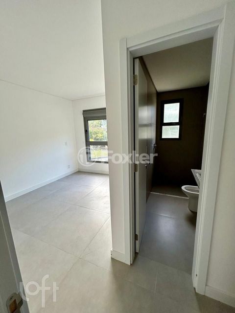 Image 4 - 878173