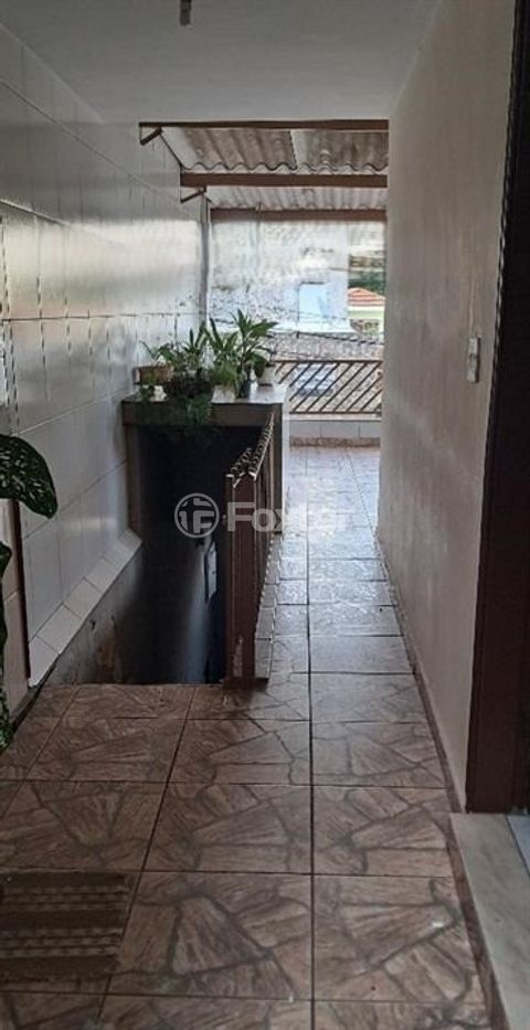 Image 1 - 878179