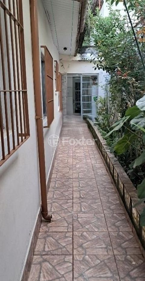 Image 10 - 878179