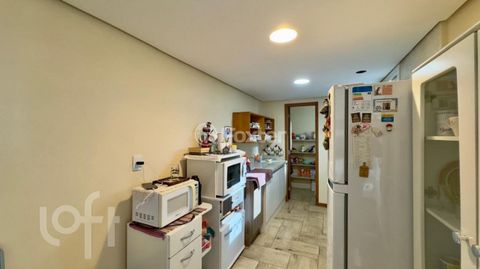 Image 16 - 878183