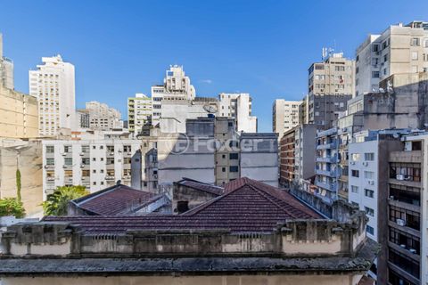 Image 10 - 878185