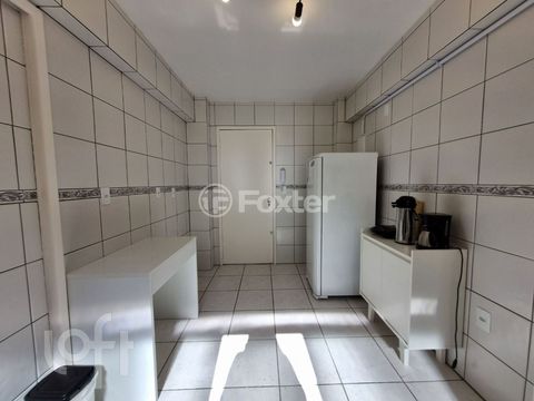 Image 7 - 878233