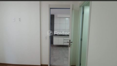Image 7 - 878254