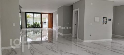Image 7 - 878258