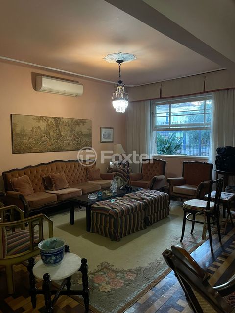 Image 7 - 878261