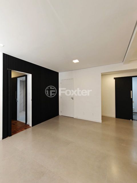 Image 4 - 878267