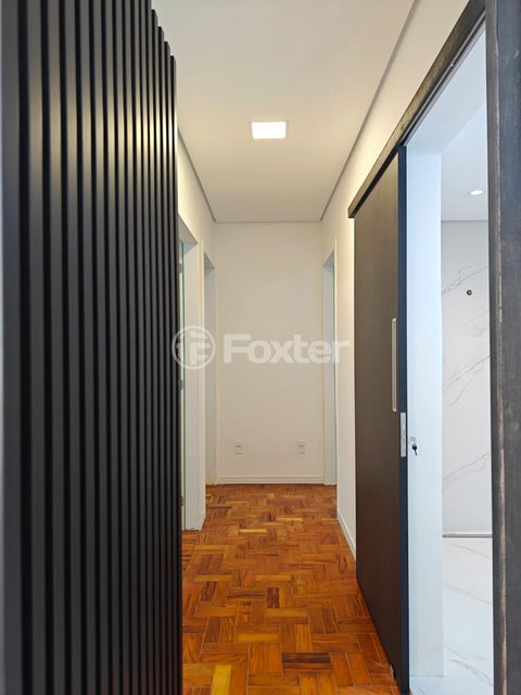 Image 8 - 878267
