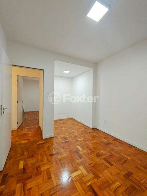 Image 6 - 878267