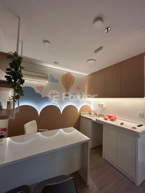 Image 4 - 878277