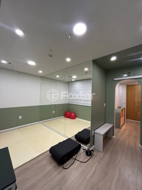 Image 3 - 878277