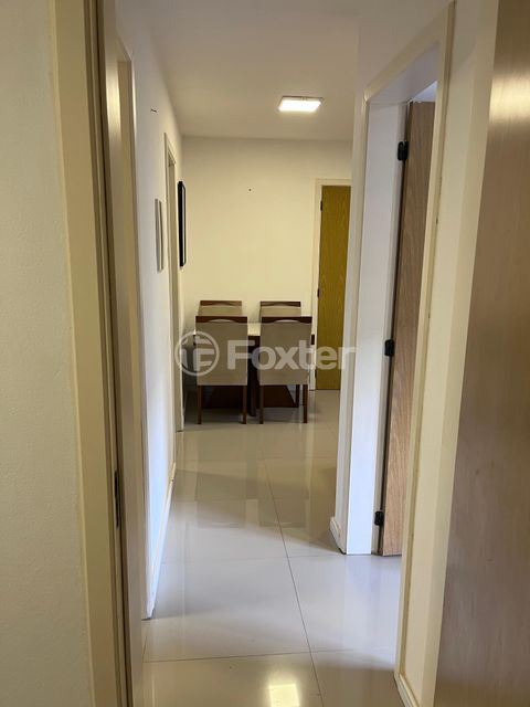Image 7 - 878283