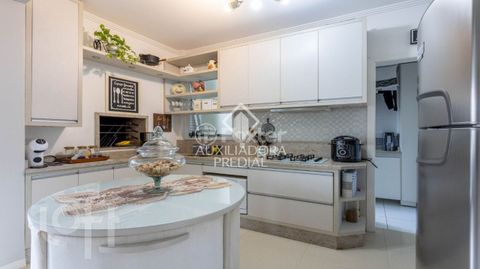 Image 4 - 878290