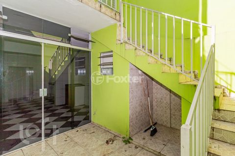 Image 9 - 878302