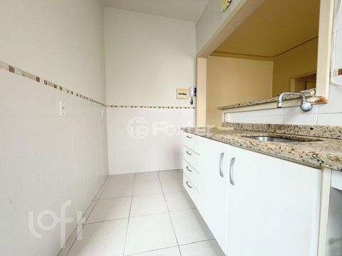 Image 6 - 878305