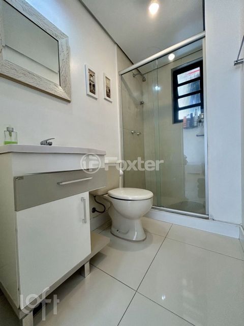 Image 9 - 878307